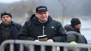 Danimarkalı aşırı sağcı Rasmus Paludan, İsveçte Kuran-ı Kerim yaktı