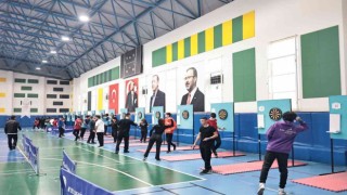 Dartta dereceye girenler ödüllerini aldı