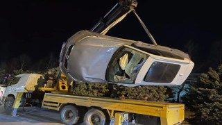 Dereye uçan lüks aracın sürücüsü yaralandı