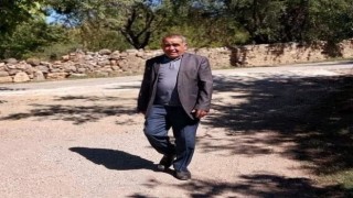 Devrilen traktörün sürücüsü öldü