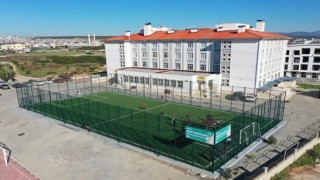 Didim Anadolu İmam Hatip Lisesinde halı saha hizmete girdi