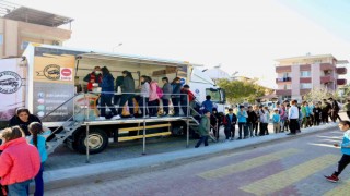 Didim Belediyesi ilçede eğitim gören öğrencilere sıcak çorba ikramında bulunuyor