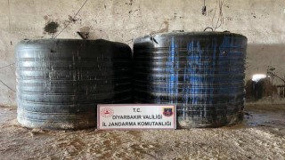 Diyarbakırda bir çiftlikte 40 bin litre kaçak yakıt ele geçirildi