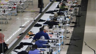 Diyarbakırlı öğrencilerden Ukraynalı askerlere uyku tulumu ihracatı