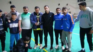 Doğanşehirde voleybol turnuvasında kupalar sahiplerini buldu