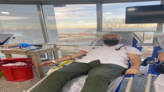 Doktor, hemşire ve sağlık çalışanlarından kan bağışı kampanyasına destek