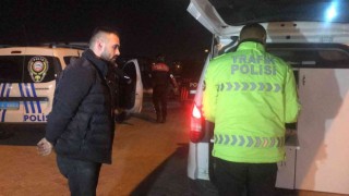 Dur ihtarına uymayıp kaçtı, baklava aldığı yerde yakalandı