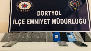 Durdurulan şahsın üzerinden 16 adet kaçak cep telefonu çıktı