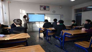 Eğitime devam edemeyen öğrenciler tekrar okullarına kavuşuyor