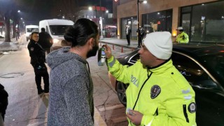 Ehliyetsiz ve alkollü sürücünün polislere söylediği sözler pes dedirtti