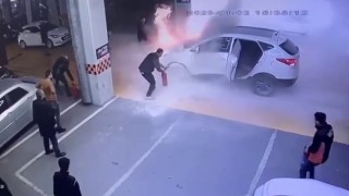 Ekspere getirilen arabanın motoru patladı, facianın eşiğinden dönüldü