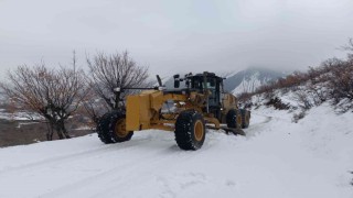 Elazığda 84 köy yolu ulaşıma kapandı