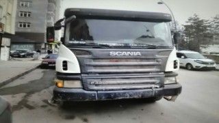 Elazığda beton mikserinin çarptığı yaya yaralandı
