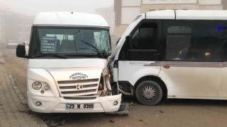 Elazığda minibüsler çarpıştı: 1 yaralı