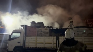 Elektrik trafosundan sıçrayan kıvılcımlar ısı yalıtım malzemelerini tutuşturdu