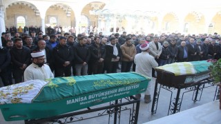 Elim kazada yaşamını yitiren abla-kardeş son yolculuğuna uğurlandı