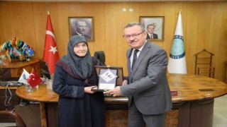 Emine teyzeden duygulandıran bağış