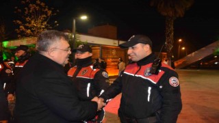 Emniyet müdürü sokağa indi, ekipleri tek tek denetledi