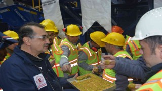 Enerji Bakanı Dönmez, yeni yıla bor işçileri ile girdi