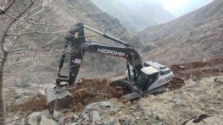 Engelli kardeşler için 2,5 kilometrelik yol çalışması