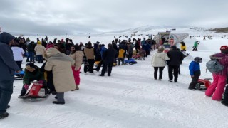 Erciyes hafta sonu turist akınına uğradı