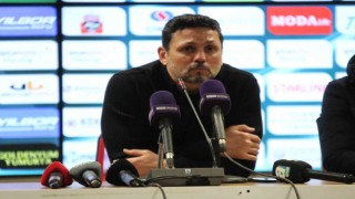 Erol Bulut: Son dakikada 1 puan aldığımız için futbolcularımı kutluyorum