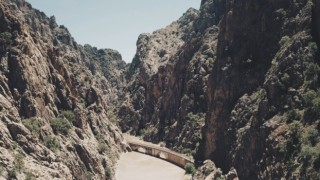 Erzincandaki masalsı kanyonlar turizmcileri cezbediyor