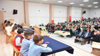 Erzincanlı minik öğrenciler bilgide yarıştı