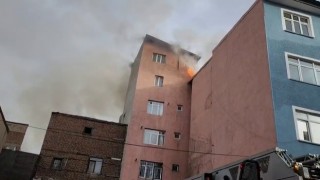 Erzurumda korkutan çatı yangını