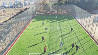 Esentepede gençler semt sahasına kavuştu