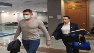 Eşi Yağmur Aşıka kendisine hakaret ettiği iddiasıyla dava açan Emre Aşık: Şu an kendisiyle aynı yerde olmaktan ve aynı havayı solumaktan bile rahatsız oluyorum