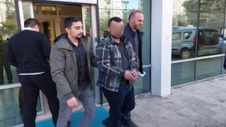 Eşinin eline mermi koyan koca tutuklandı