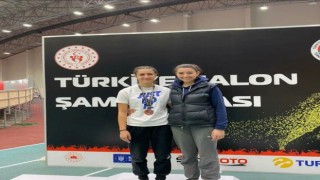 Eskişehirli sporcular Salon Şampiyonasına damga vurmaya devam ediyor