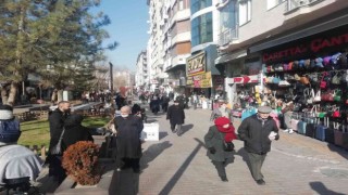 Eskişehirliler güneşli havanın tadını çıkardı