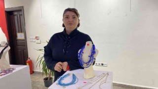 Ev hanımı yaptığı ürünleri sergiye dönüştürdü