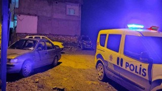 Ev ve otomobile ateş açıldı