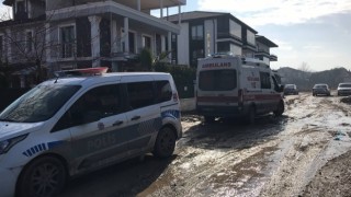 Evin terasında çalışma yaparken düşerek yaralandı