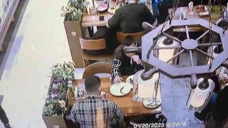 Eyüpsultandaki restoranda yiyip içip hesabı ödemeden kaçtılar