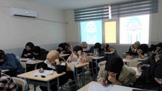 Eyyübiyeli gençler ücretsiz deneme sınavına katıldı