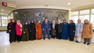 Fadıloğlu, yetim annelerini makamında ağırladı