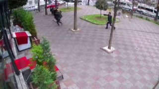 Fatihte genç kızı taciz eden şüpheliye vatandaşlar müdahale etti