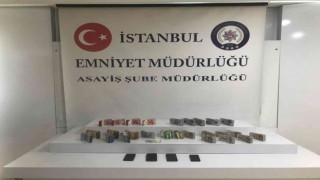 Fatihte yaklaşık 8 milyon lira değerindeki dövizin gasp anı kamerada