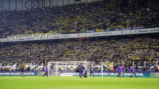 Fenerbahçe taraftarından derbide koreografi