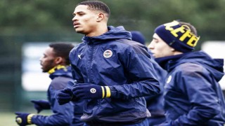 Fenerbahçede Oosterwolde takımla ilk antrenmanına çıktı