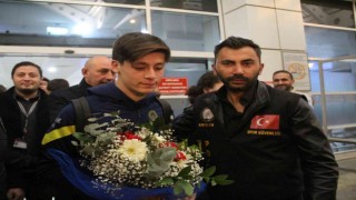 Fenerbahçeye Antalyada coşkulu karşılama