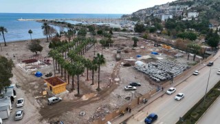 Finike Cumhuriyet Meydanı Projesi ilerliyor