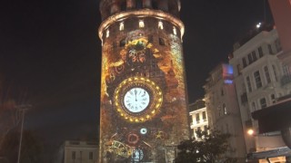 Galata Kulesine saat yansıtılarak geri sayım yapıldı