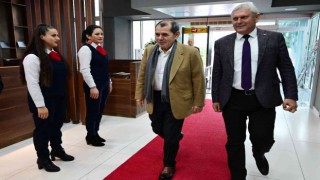 Galatasaray Başkanı Dursun Özbek, Kemerde ziyaretlerde bulundu