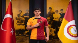 Galatasaray, genç futbolcu Emirhan Kayar ile sözleşme imzaladı