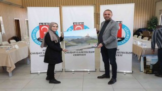Gazeteciler kahvaltıda buluştu